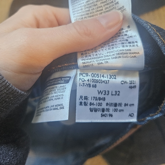 Men's Levi Jeans - Picture 3 of 3